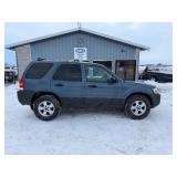 2005 Ford Escape 4WD only 97,164 miles!