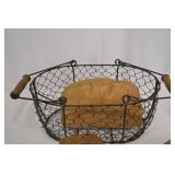 Mixed Lot Wooden Bowls and Wire Baskets - Kitchen/Home Decor (5 Pieces)