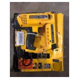 DEWALT 5-in-1 Multi-Tacker and Brad Nailer Customer Returns See Pictures
