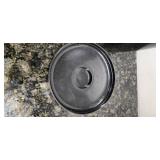 Lot of 7 – 3-Quart Plastic Round Ice Buckets (Black color with lids) from a Shutdown Hotel