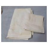 Ivory Hand Towel and Wash Cloth Set...