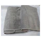 2 Madison Park Bath Towels 25 x 52"...