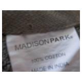 2 Madison Park Bath Towels 25 x 52"...