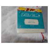 Set of 3 The Pioneer Women Sculpted...