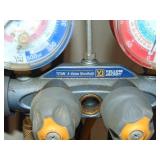 Yellow Jacket Titan - 4 Refrigerant Manifold Gauges