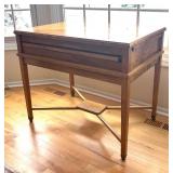 LR - Vintage Four Leaf Expanding Table
