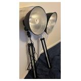 LL  - Studio Lighting Kit with 2 Tripod Lamps and Foldable Light Box