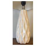 MB - Modern Ceramic Table Lamp with Geometric Design