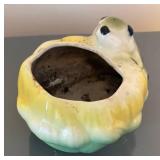 LL  - Petite Vintage Frog Planter