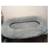 NEW CANINE CREATIONS OVERSIZED PET BED (GRAY)