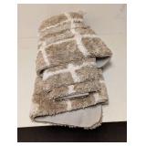 THRESHOLD AREA RUG (TAN/WHITE GRID)