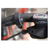 Trek 7.5 FX Hybrid Bicycle with Shimano Alivio 17.5in Frame