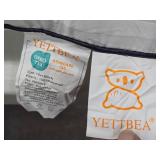 Lot of (4) 18" Throw Pillows by Yettbea