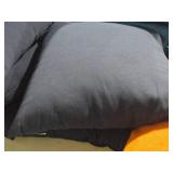 Lot of (4) 15" Throw Pillows