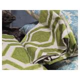 Lot of (4) Geometric pattern Throw Pillow Covers with (2) Pillows