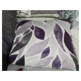 Lot of (1) 15" Floral Leaf pattern Throw Pillow