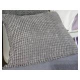 Lot of (1) 18" Polyester Soft Blend Throw Pillow