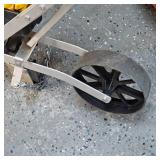 Walk Behine See Planter w/Plates