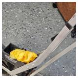 Walk Behine See Planter w/Plates