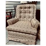 Pair of Flexsteel Swivel Rocker Easy Chairs - Pineapple Motif