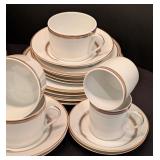 LL - Christofle Ruban Porcelain Dinnerware Set, 40 Pieces, Gold Trim