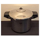 LL - Kuhn Rikon Duromatic 6L Pressure Cooker with Manual