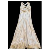 LL - Nicole Miller 100% Silk Ivory Gown Size 6