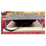 LL - R&F Encaustic Hot Plate 12 x 12 Inch with 3 Metal Cups