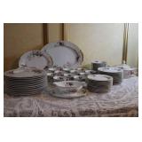 Noritake Gardena 3056 Fine China Dinnerware Set with Floral Pattern