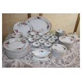 Noritake Gardena 3056 Fine China Dinnerware Set with Floral Pattern
