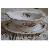 Noritake Gardena 3056 Fine China Dinnerware Set with Floral Pattern