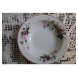 Noritake Gardena 3056 Fine China Dinnerware Set with Floral Pattern