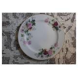 Noritake Gardena 3056 Fine China Dinnerware Set with Floral Pattern