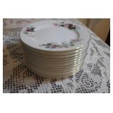 Noritake Gardena 3056 Fine China Dinnerware Set with Floral Pattern