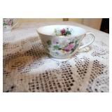 Noritake Gardena 3056 Fine China Dinnerware Set with Floral Pattern