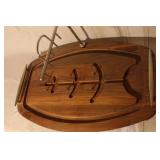 Aluminum Stock Pot with Lid, Wooden Fish Carving Board, and Vintage Rope Trivet Set
