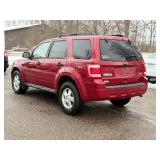 2010 FORD ESCAPE XLT *2 Owners | No Accidents* (NO RESERVE)