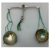 Vintage PRAZISIONSWAAGE KARATGEWICHTE Portable  Mechanical Precision Balance Scale In Original Wooden Box