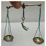 Vintage PRAZISIONSWAAGE KARATGEWICHTE Portable  Mechanical Precision Balance Scale In Original Wooden Box