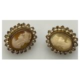 Vintage Exquisite Cameo Brooch/ Pendant And Earrings 1" x 1 1/4"