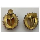 Vintage Exquisite Cameo Brooch/ Pendant And Earrings 1" x 1 1/4"