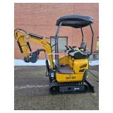 Mini Excavator QK18R with Hydraulic Thumb!