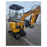 Mini Excavator QK18R with Hydraulic Thumb!