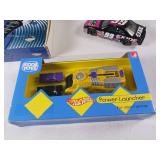 Power Launcher Hot Wheels and 99 NasCar