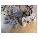 2 Sony PlayStations