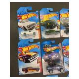 24 Hot Wheels