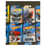 24 Hot Wheels