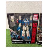Transformers Generations Combiner Wars Megatron & Untra Magnus