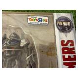 Transformers Premier Edition Optimus Prime & Cybertron Optimus Prime