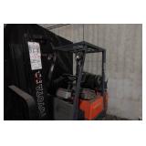 Toyota 5FGC15 Propane Forklift with Sideshift - 2700 Lb Capacity